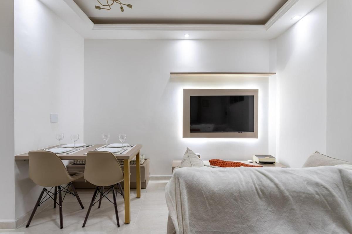 Apartment In Ipanema, *